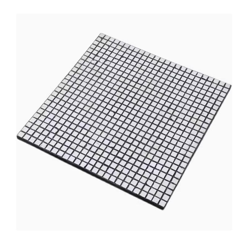 Quels sont les avantages de la plaque composite en céramique en caoutchouc?